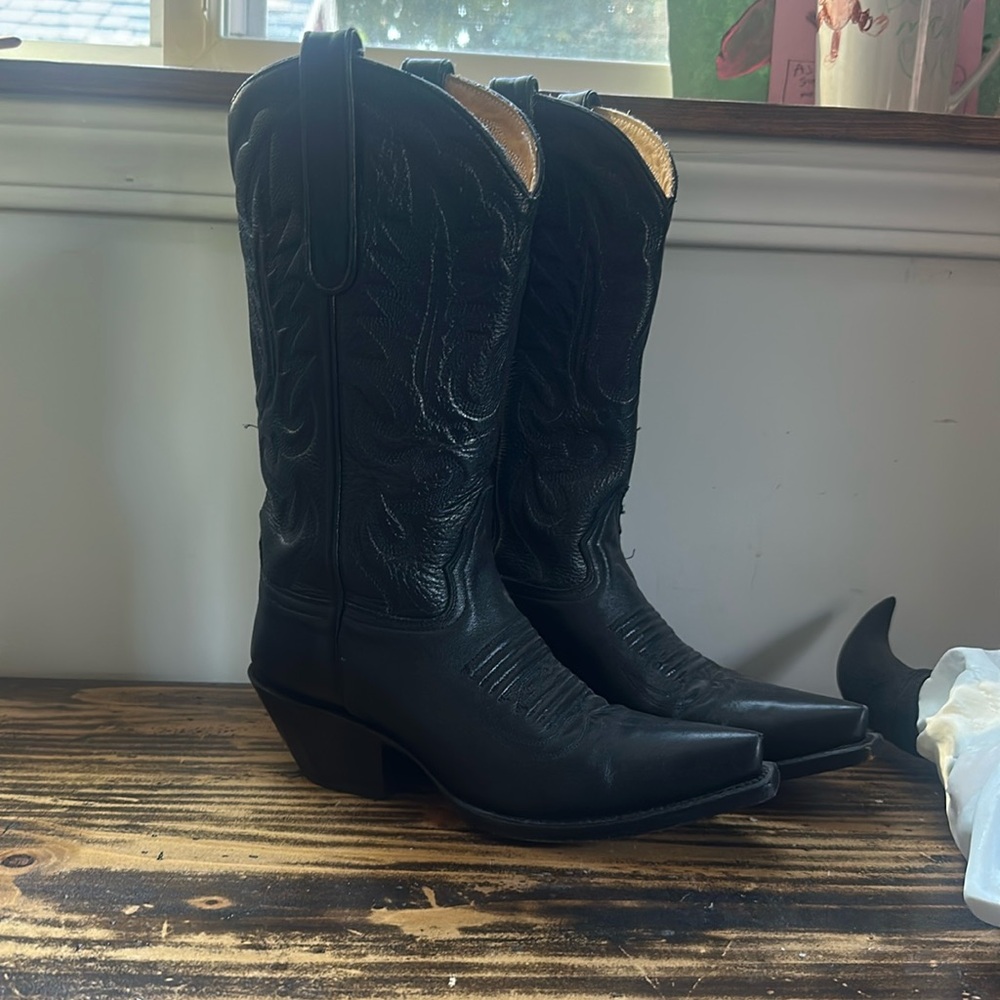 Made in Mexico black leather cowboy boots.